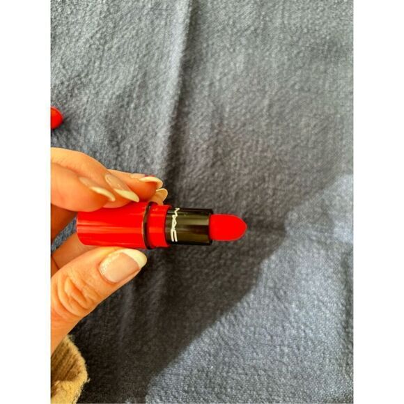 Brand New MAC Women's Red Mini Retro Matte Lipstick Duo - Picture 9 of 9